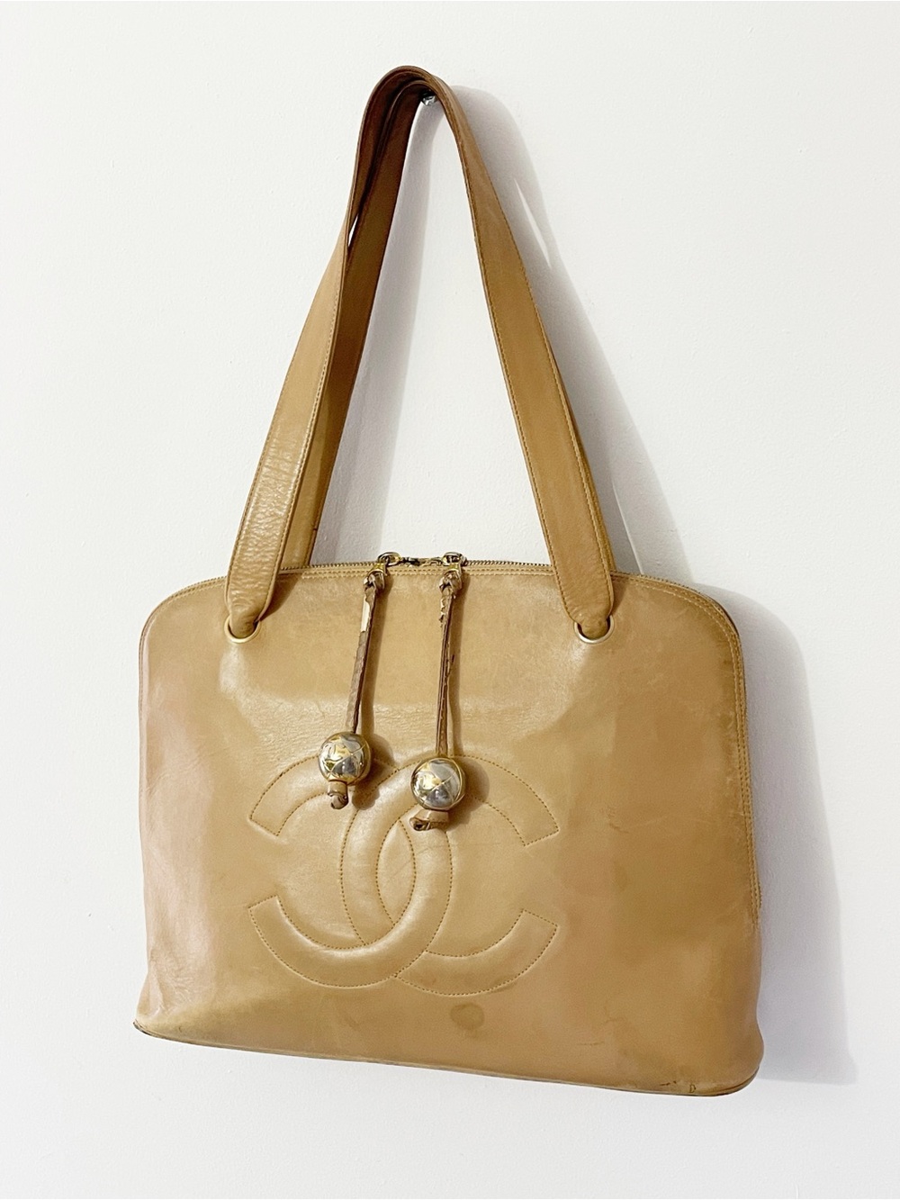 Chanel beige leather vintage for restoration AS IS - Picture 2 of 16